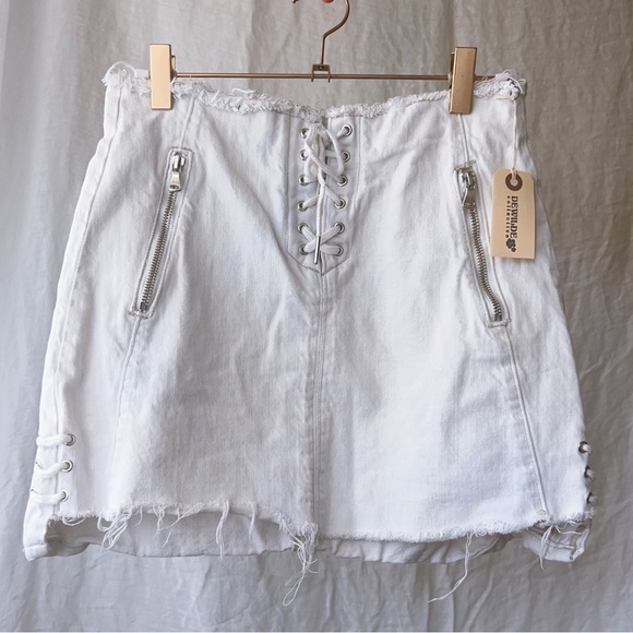 Blank NYC denim mini skirt - Picture 6 of 6